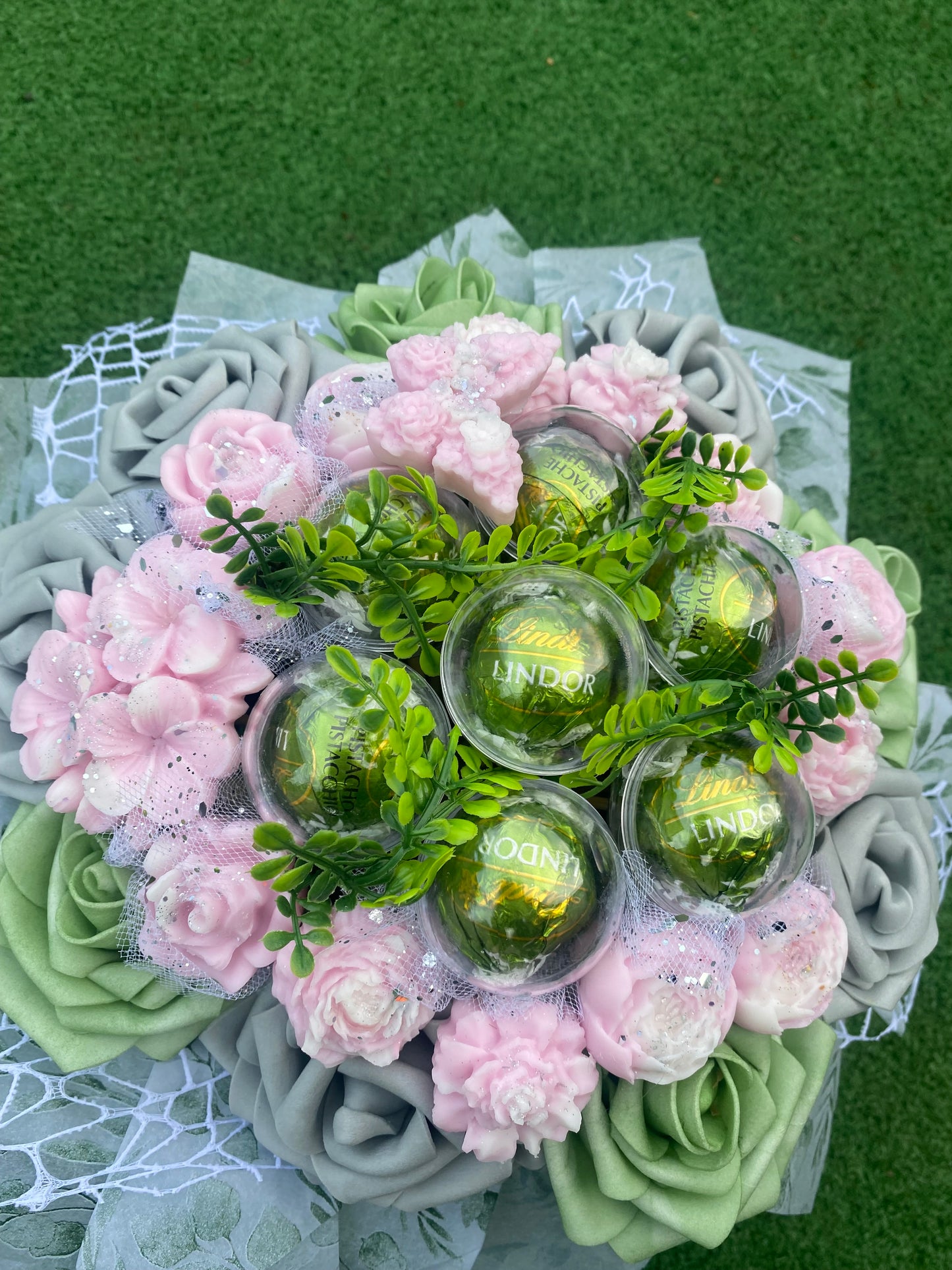 Lilac Green Lindor chocolates Mix Wax Melt Flower Bouquet- Free Gift Bag & Mum Wax Melts -Mothers day Mum Scented